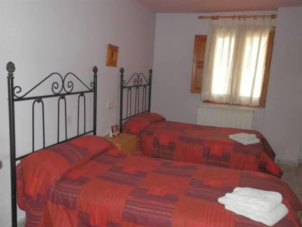 Hostal El Portalico Linares de Mora Екстериор снимка