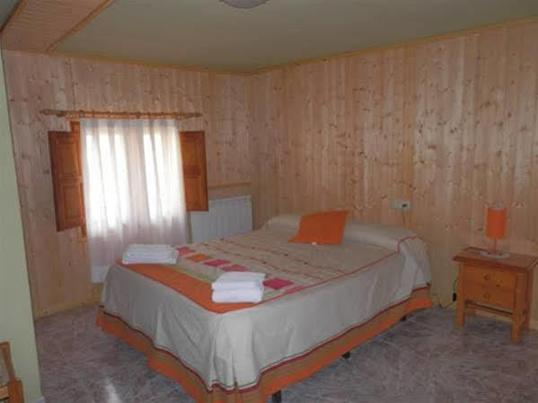 Hostal El Portalico Linares de Mora Екстериор снимка