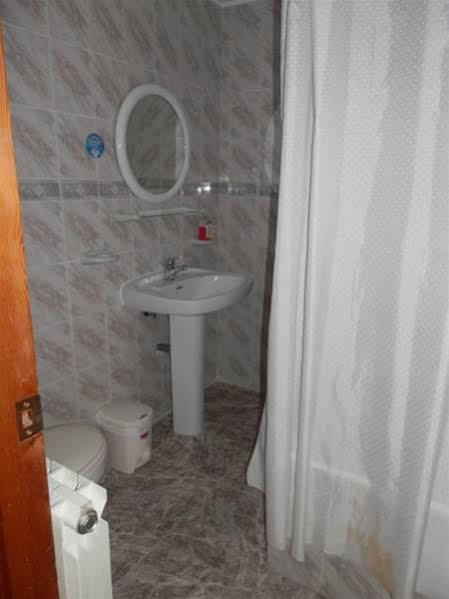Hostal El Portalico Linares de Mora Екстериор снимка