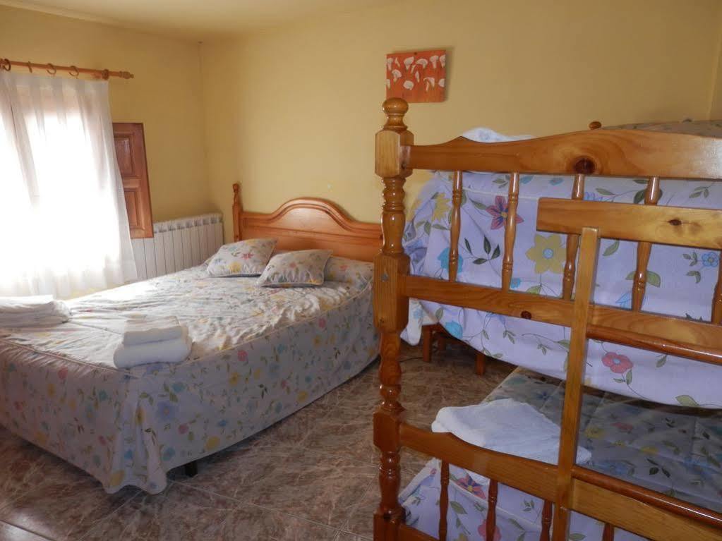 Hostal El Portalico Linares de Mora Екстериор снимка