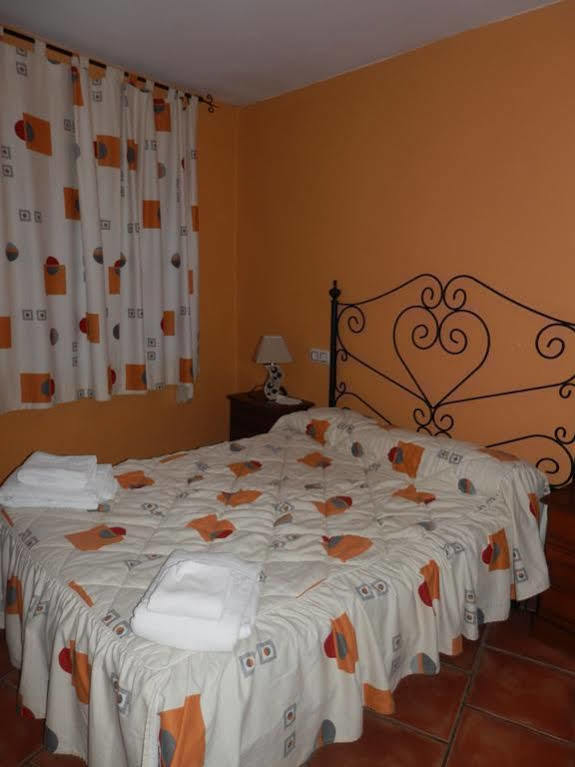 Hostal El Portalico Linares de Mora Екстериор снимка